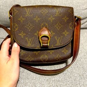 Louis Vuitton vintage, small Saint Cloud crossbody monogram.
